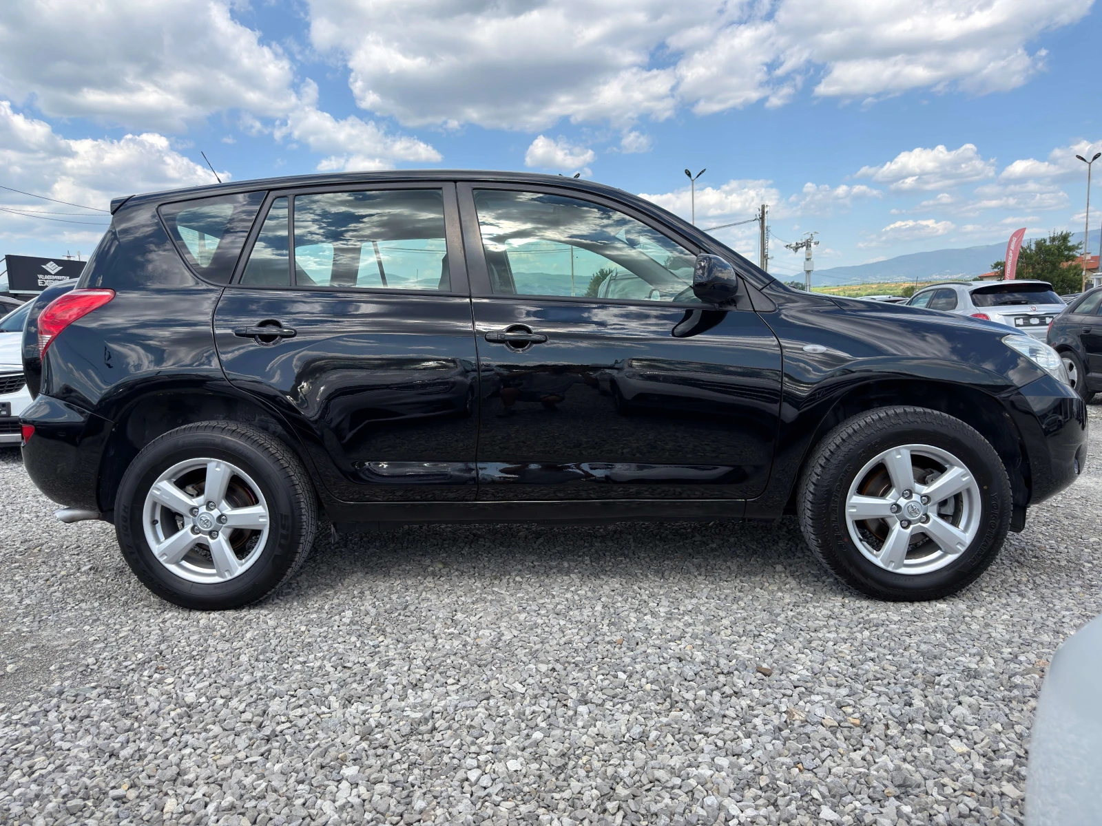 Toyota Rav4 2.0i ГАЗ / СМЕНЕНА БУТИЛКА / РЕАЛНИ КМ, снимка 2 - Автомобили и джипове - 54771406