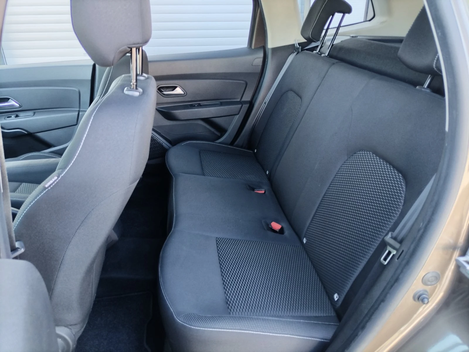 Dacia Duster 1.5dCi/110к.с./Comfort, снимка 16 - Автомобили и джипове - 54909152