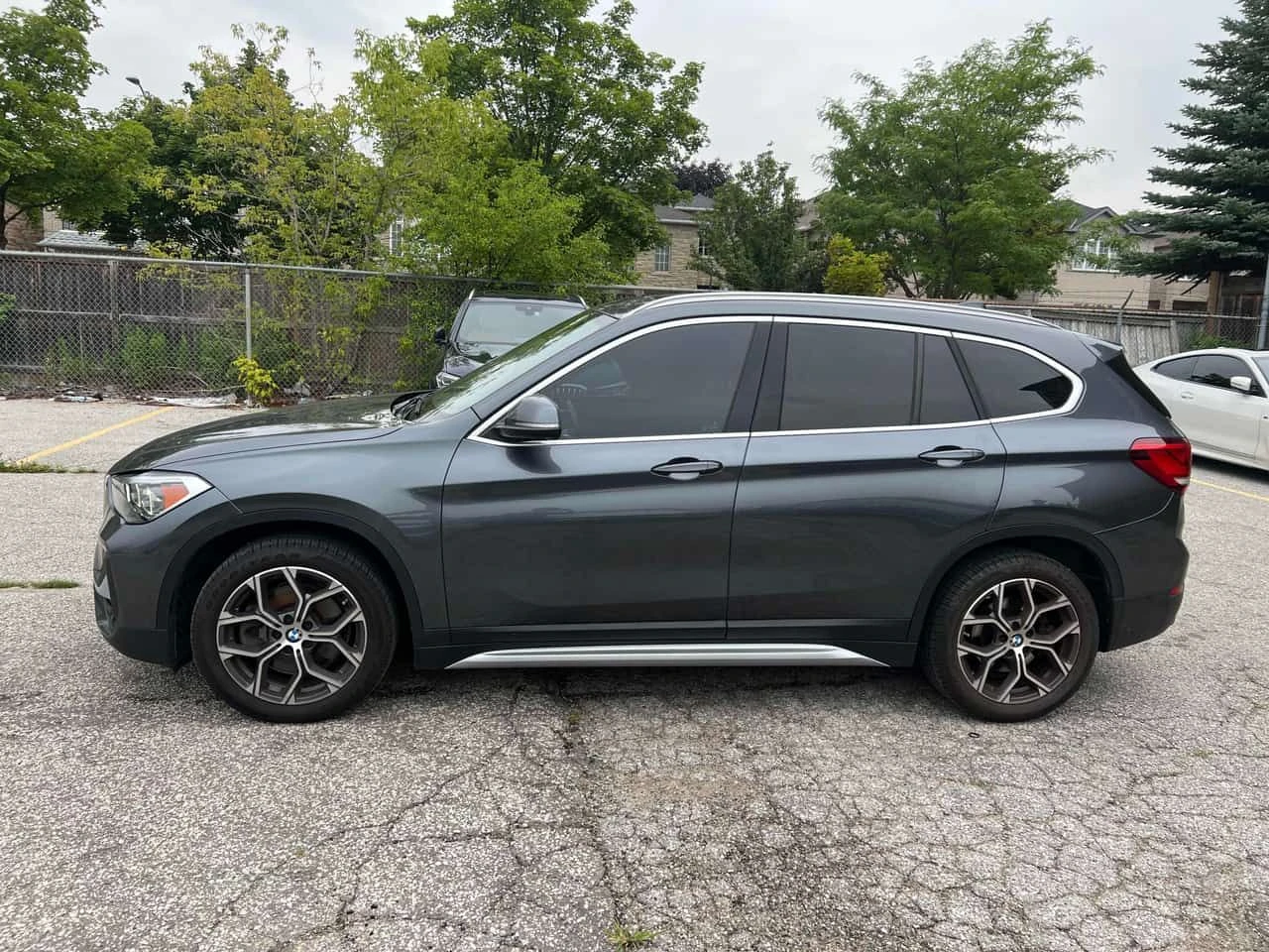 BMW X1 * xDrive28i * АВТОКРЕДИТ БЕЗ ПЪРВОНАЧАЛНА ВНОСКА* , снимка 2 - Автомобили и джипове - 55659568