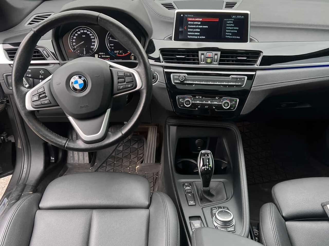 BMW X1 * xDrive28i * АВТОКРЕДИТ БЕЗ ПЪРВОНАЧАЛНА ВНОСКА* , снимка 9 - Автомобили и джипове - 55659568