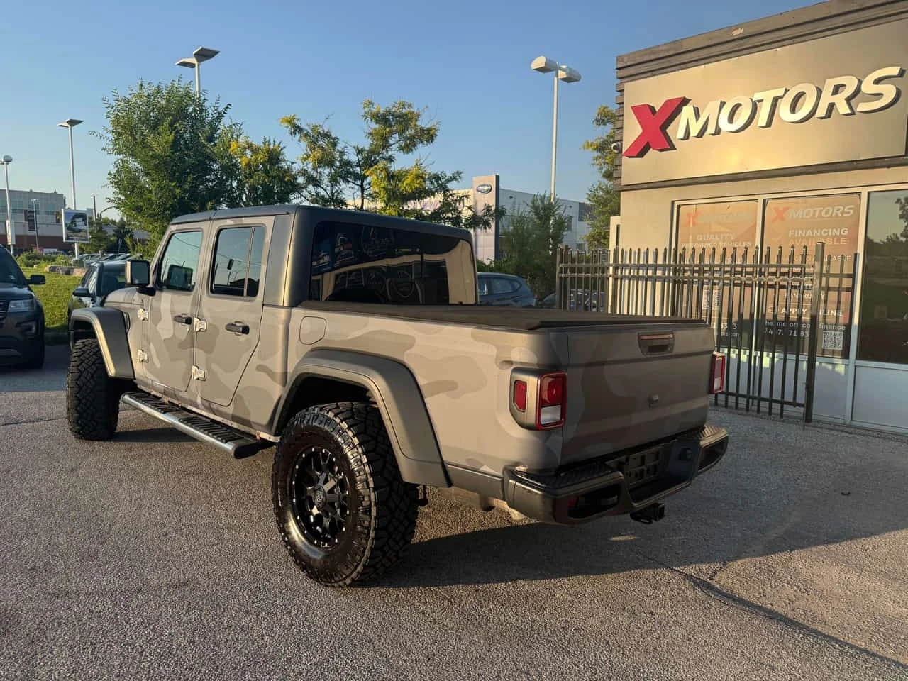 Jeep Gladiator Sport S  CARFAX, снимка 2 - Автомобили и джипове - 55750642