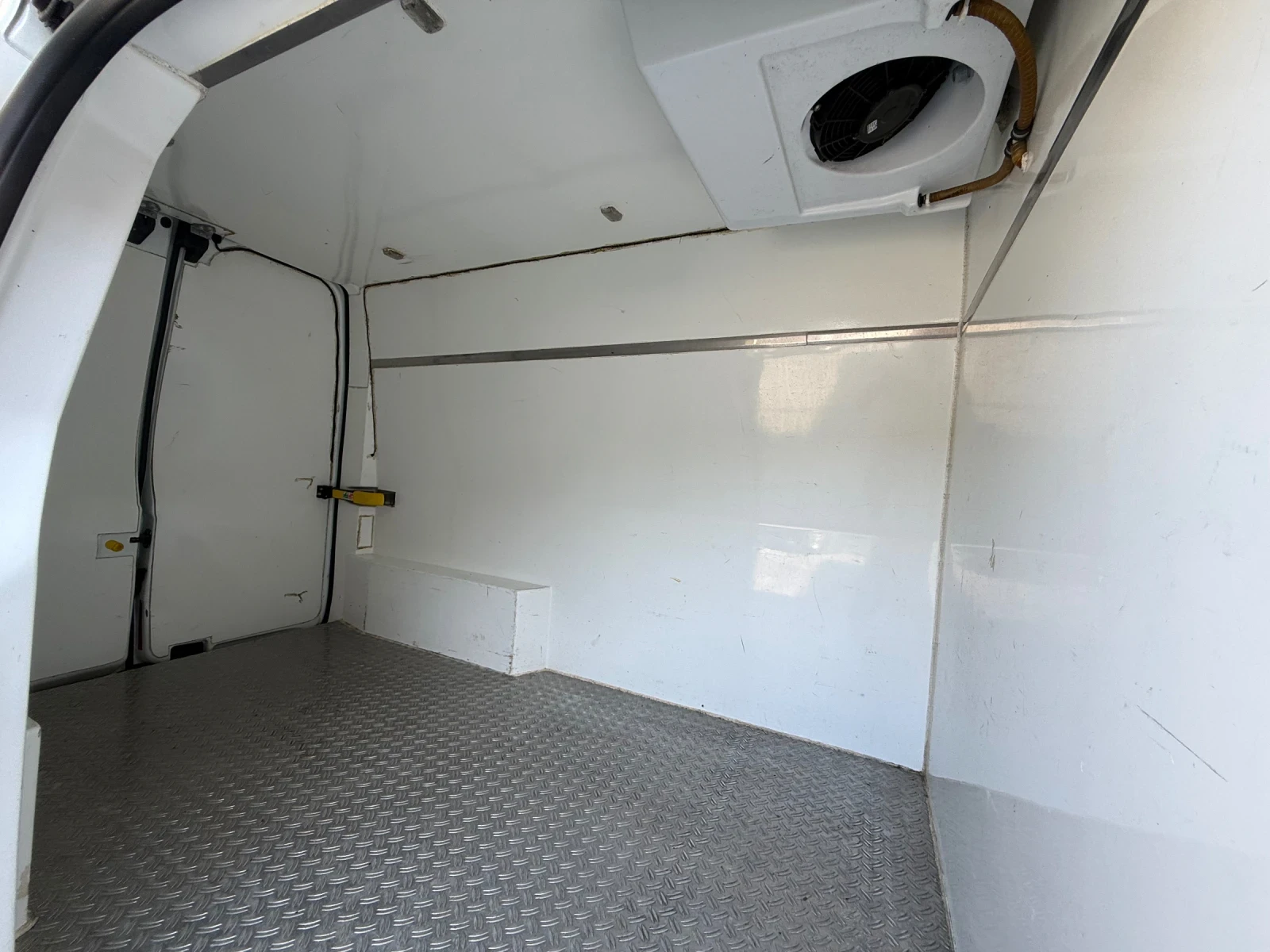 Ford Transit Custom 2.2 * FRIGO* L2H2* Camera* , снимка 8 - Бусове и автобуси - 55384220