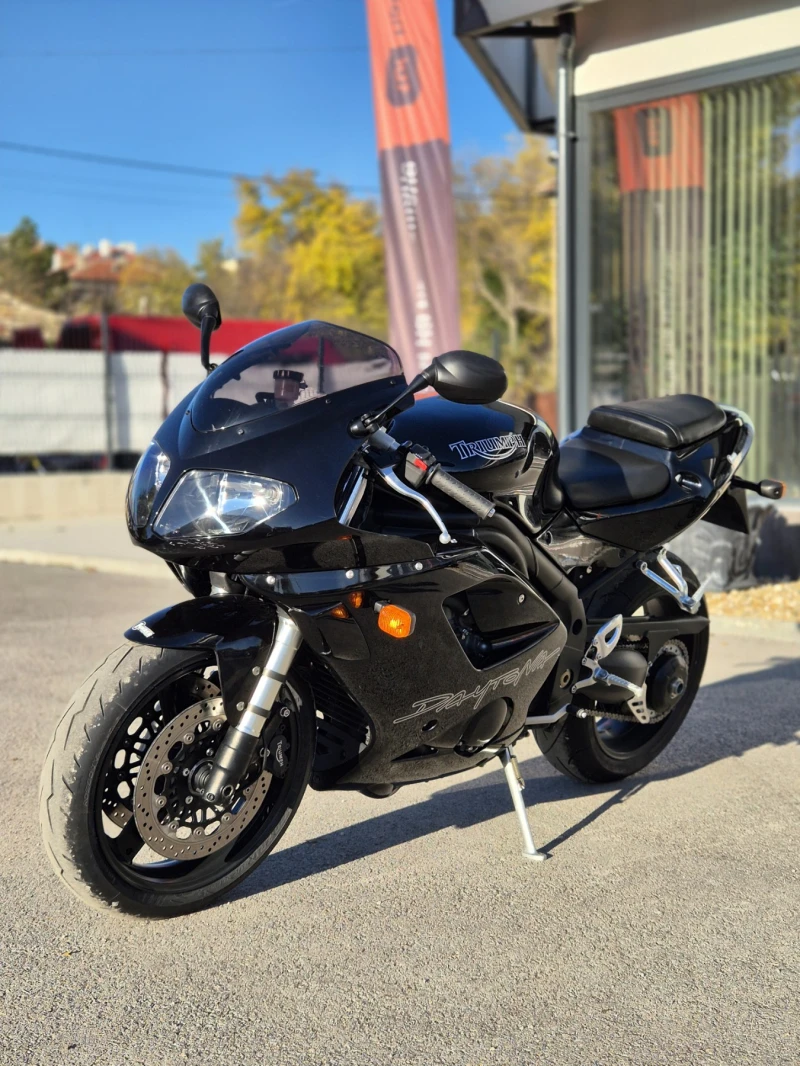 Triumph Daytona 955i 23000км!!! Нов внос ШВЕЙЦАРИЯ!!!, снимка 3 - Мотоциклети и мототехника - 52279405