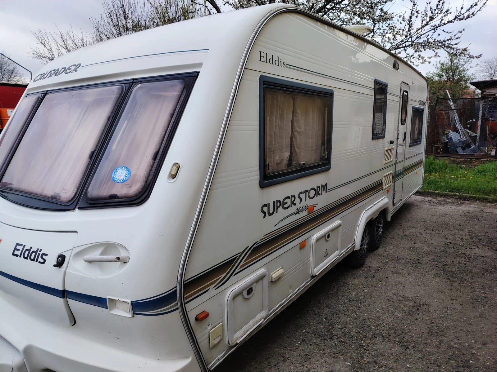 Каравана Eldis Superstorm 2000, снимка 3 - Каравани и кемпери - 54224738