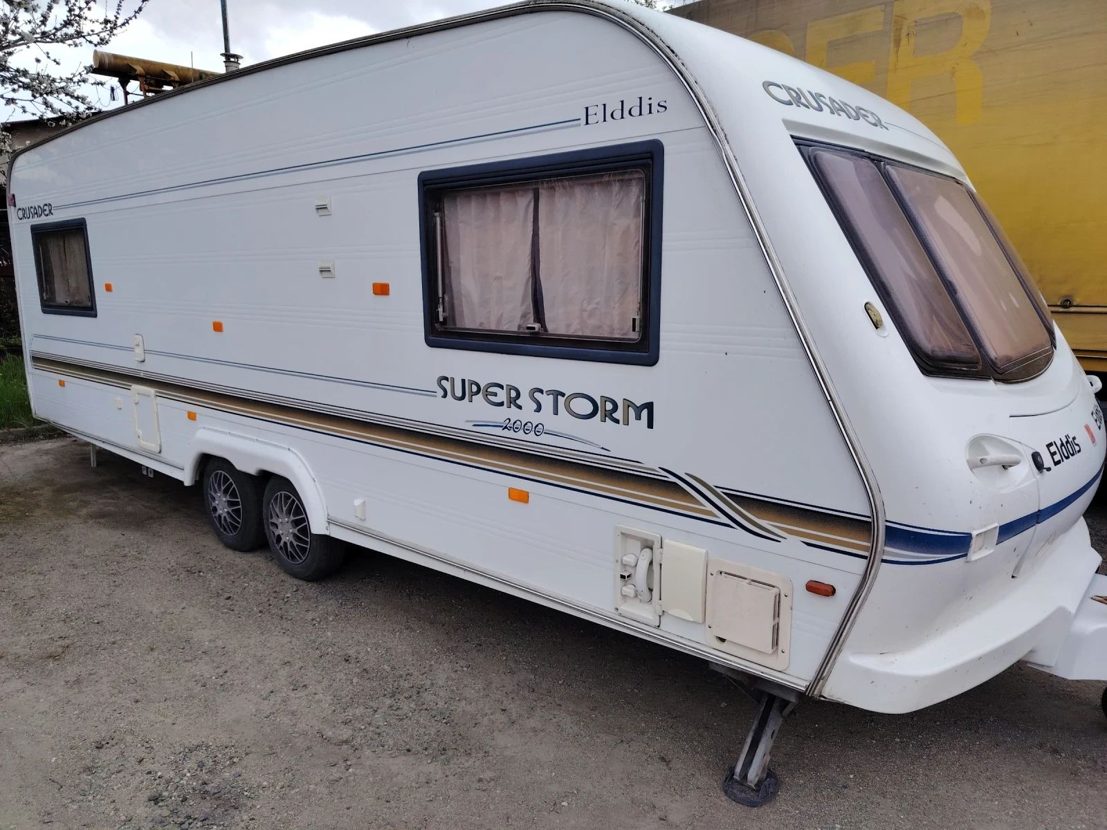 Каравана Eldis Superstorm 2000, снимка 2 - Каравани и кемпери - 54224738