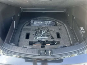 Toyota Corolla  1.8 HYBRID  ГАРАНЦИЯ ! СОБСТВЕН ЛИЗИНГ / БАРТЕР, снимка 13