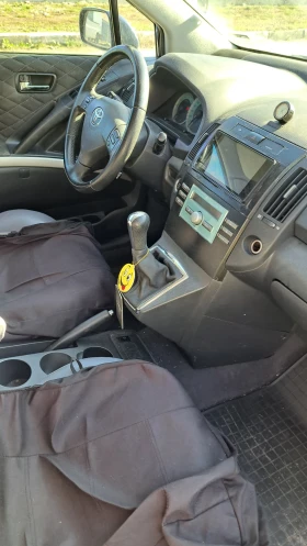 Toyota Corolla verso, снимка 5