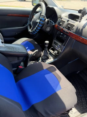 Toyota Avensis 2.2 D4D, снимка 13