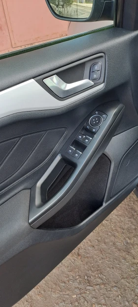 Ford Focus 1.5 - 9999 € / 19556.34 лв. - 38925730 8