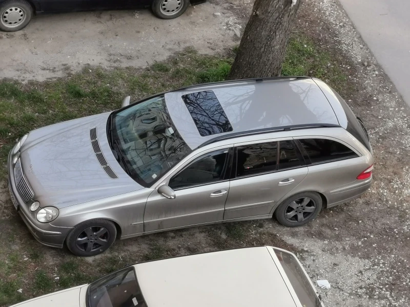 Mercedes-Benz E 220, снимка 16 - Автомобили и джипове - 48045843