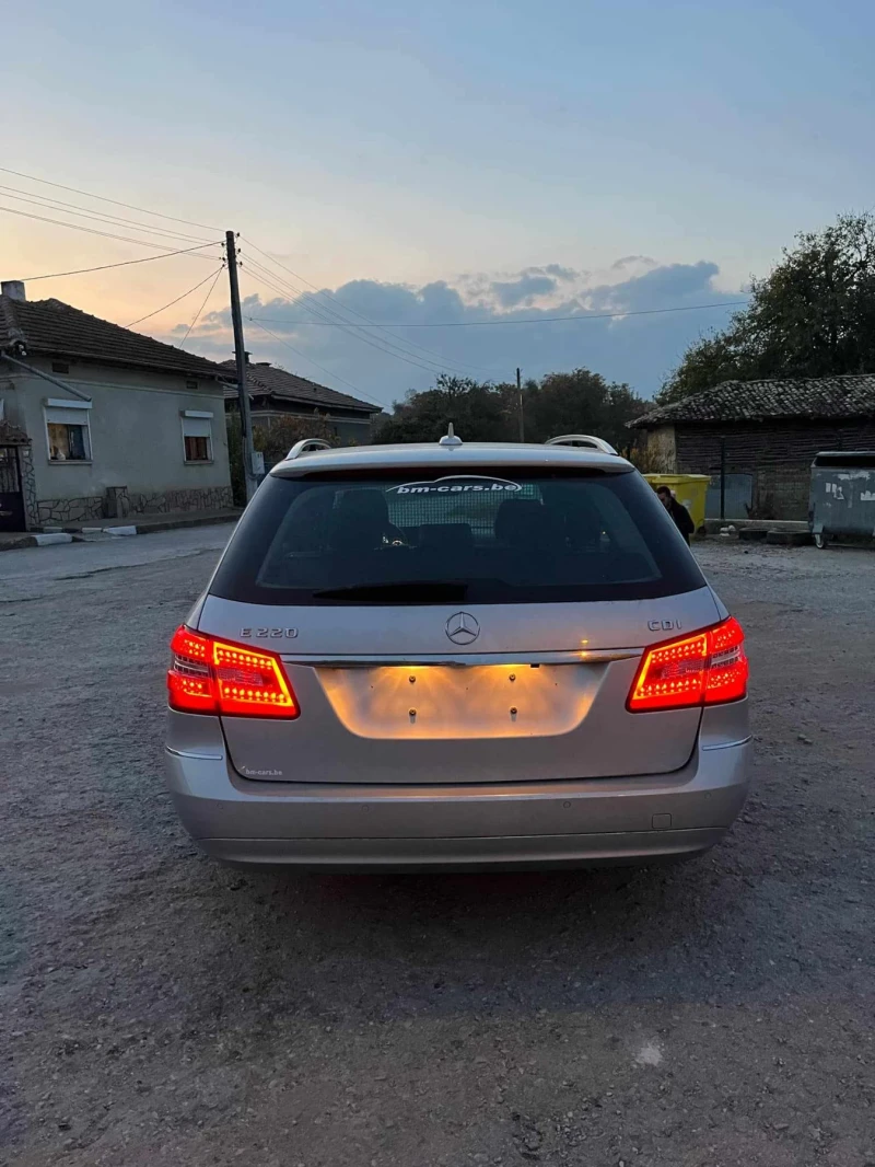 Mercedes-Benz E 220 E220CDI/PANO/ЛИЗИНГ, снимка 4 - Автомобили и джипове - 48999756