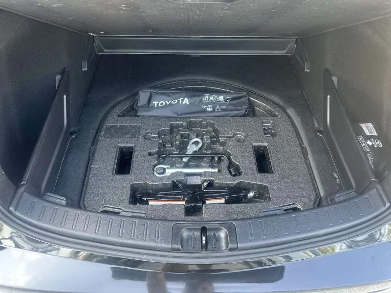 Toyota Corolla  1.8 HYBRID  ГАРАНЦИЯ ! СОБСТВЕН ЛИЗИНГ / БАРТЕР, снимка 13 - Автомобили и джипове - 50739094