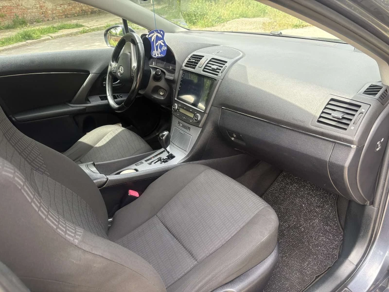 Toyota Avensis Т27, снимка 8 - Автомобили и джипове - 52636137