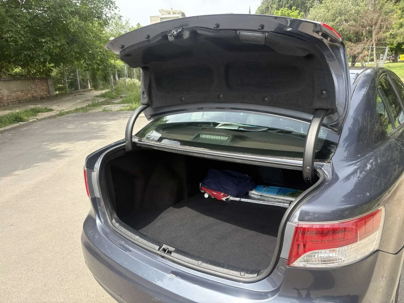 Toyota Avensis Т27, снимка 11 - Автомобили и джипове - 52636137