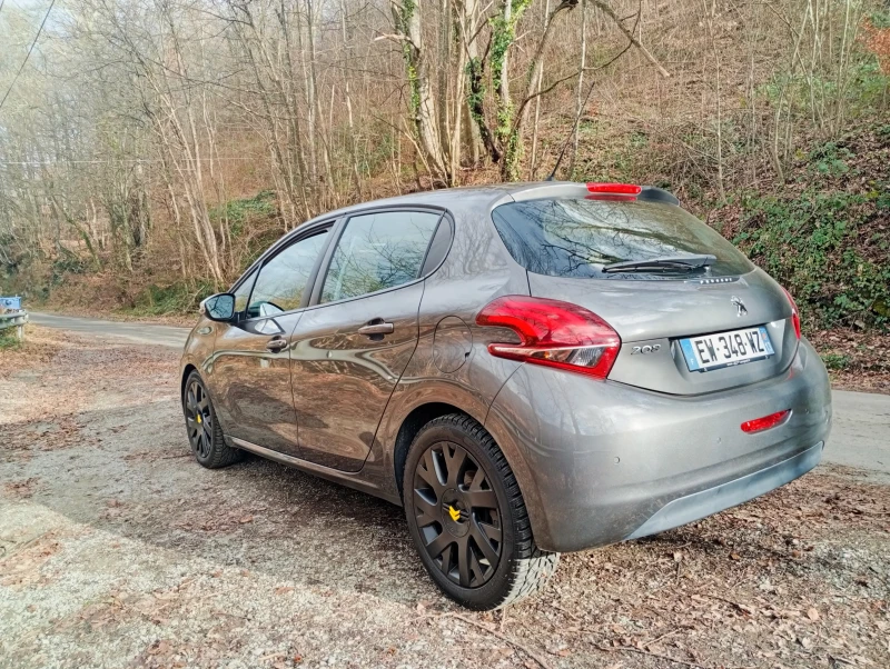 Peugeot 208 1.6 HDI, снимка 3 - Автомобили и джипове - 53240580