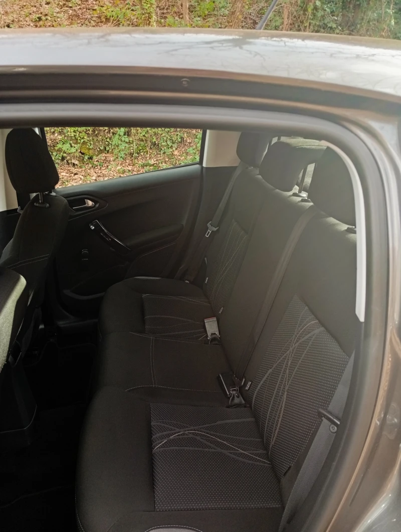Peugeot 208 1.6 HDI, снимка 10 - Автомобили и джипове - 53240580