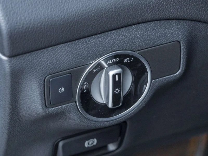 Mercedes-Benz CLA * CLA250 4M * CARFAX * ЦЕНА ДО БГ, снимка 8 - Автомобили и джипове - 53275505