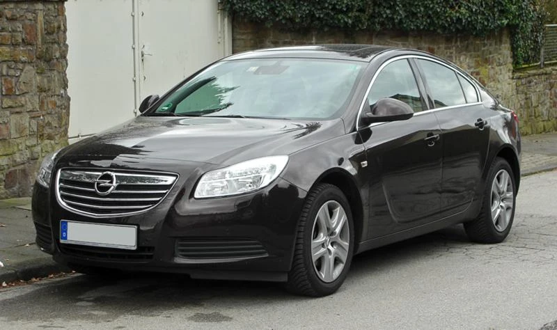 Opel Insignia 2.0 D, снимка 1 - Автомобили и джипове - 29040223