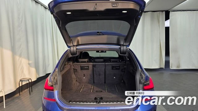 BMW 320 d M TOURING| 360| HEAD UP| DIST| ПАМЕТ| ПАНО, снимка 17 - Автомобили и джипове - 55919961