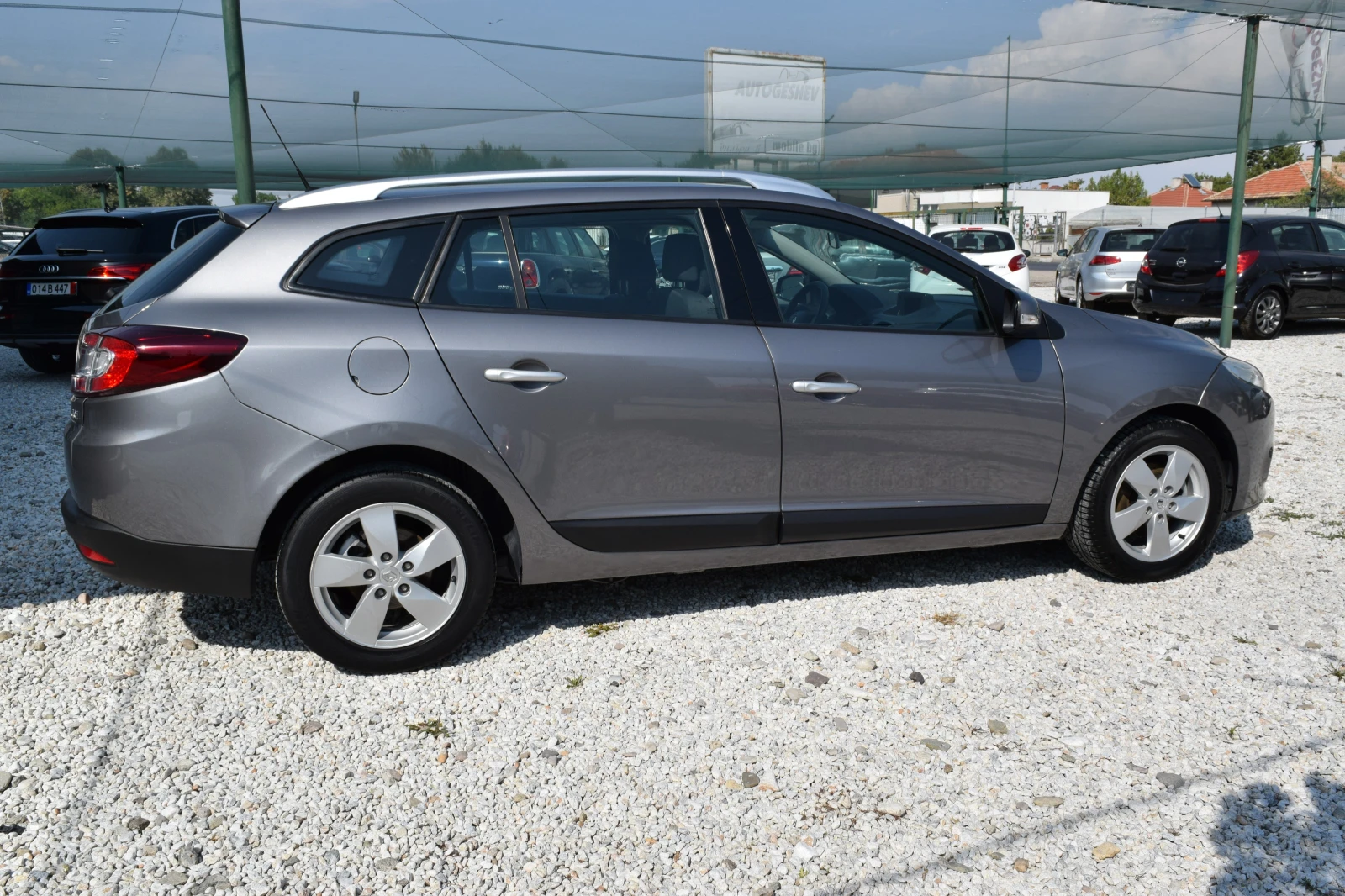 Renault Megane 1.5 dci 110 kc Euro5 6 скорости - изображение 8