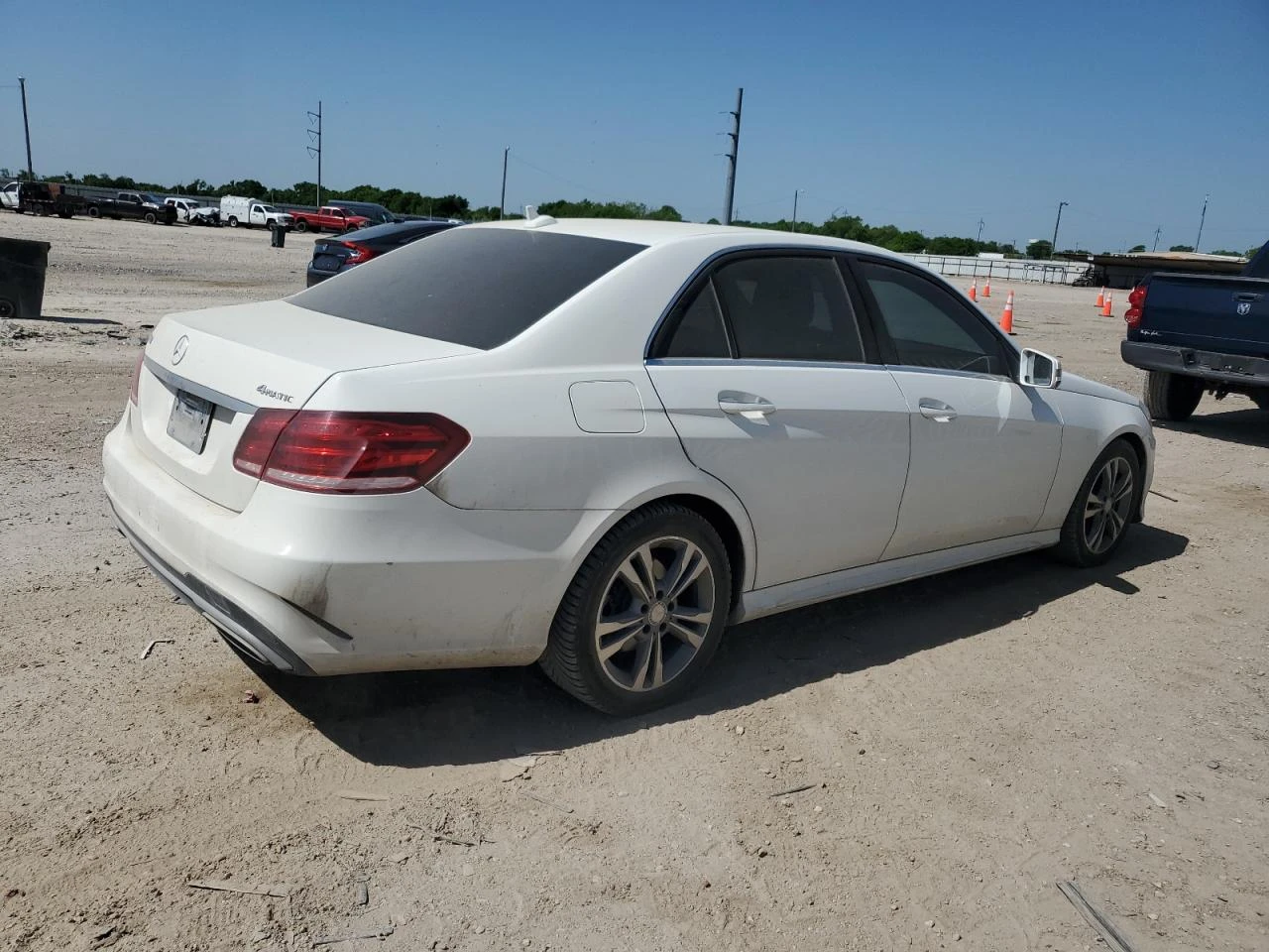 Mercedes-Benz E 350 4MATIC Harman, Key less, Памет, 2 ключа - изображение 4
