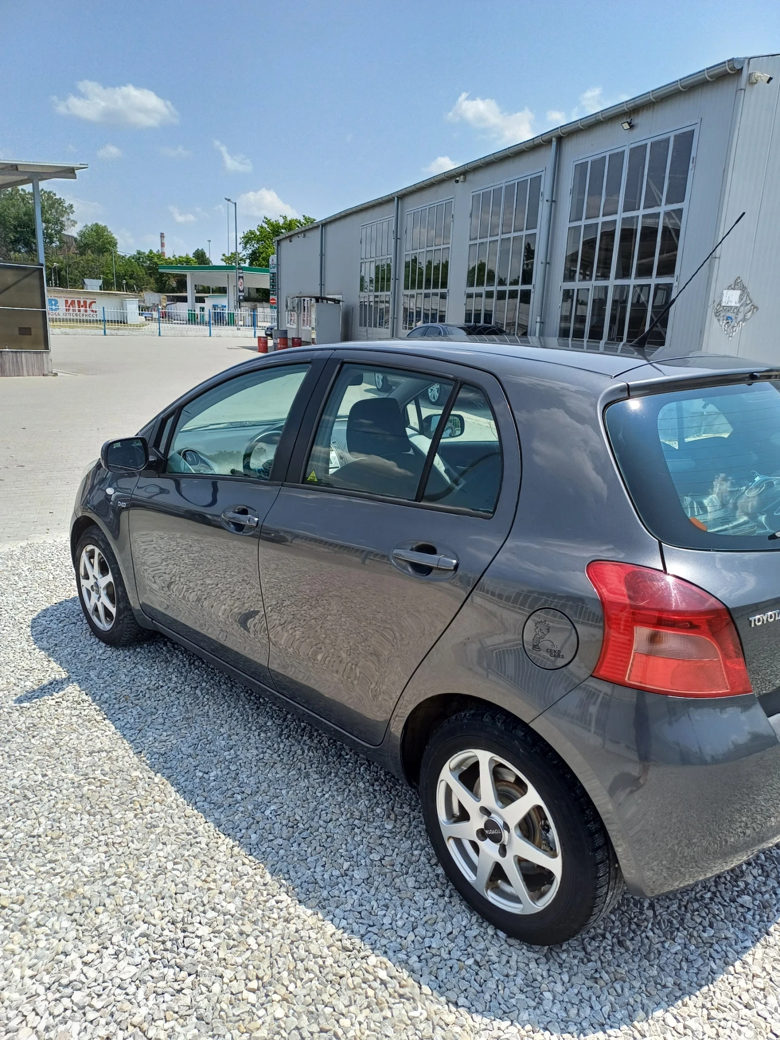 Toyota Yaris 1.4D - изображение 4