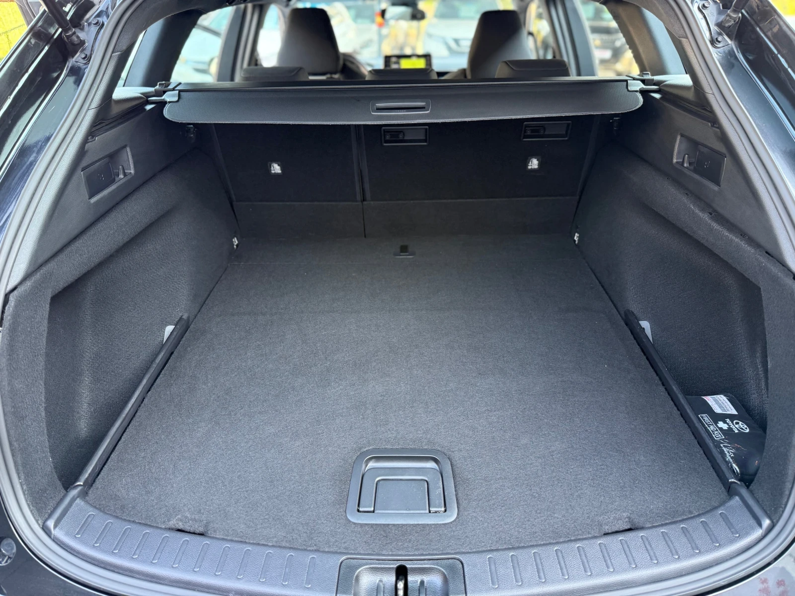 Toyota Corolla  1.8 HYBRID   !   /  | Mobile.bg   14