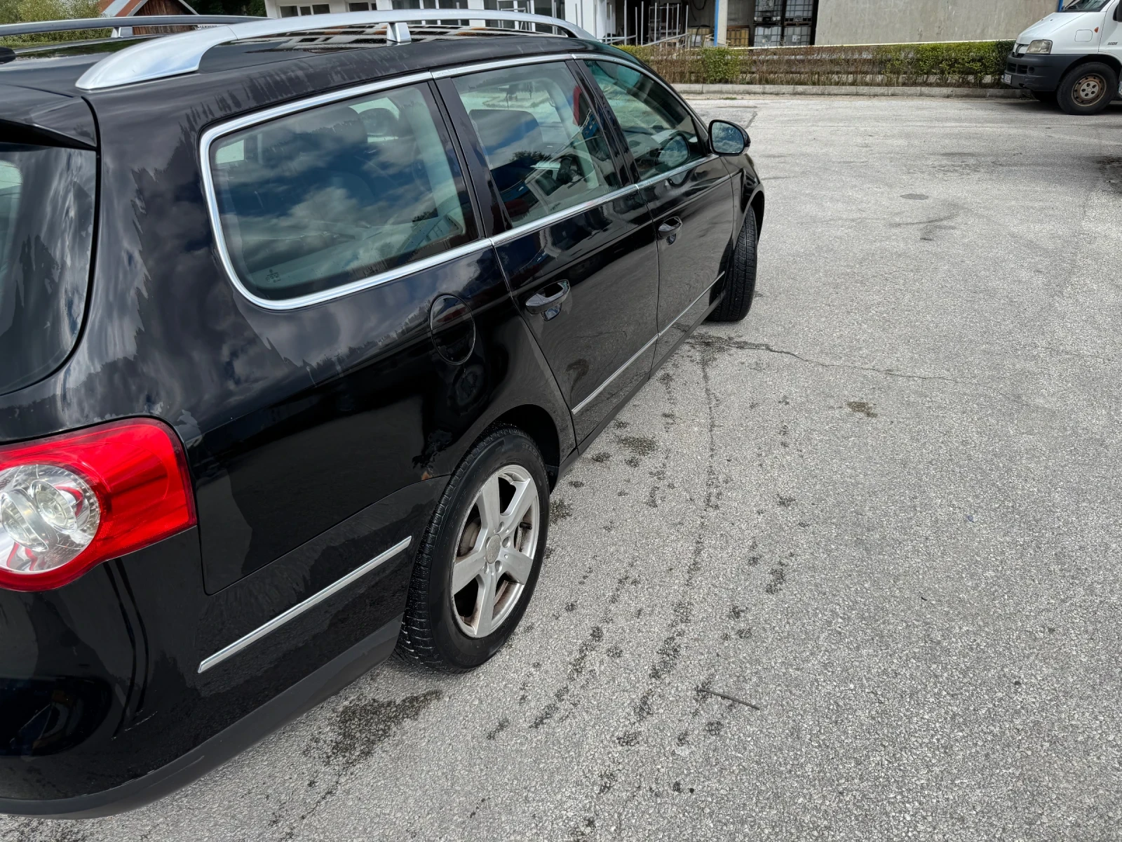 VW Passat VW Passat B6 Variant 2.0 TDI Highline 140 к.с 4x4 - изображение 5