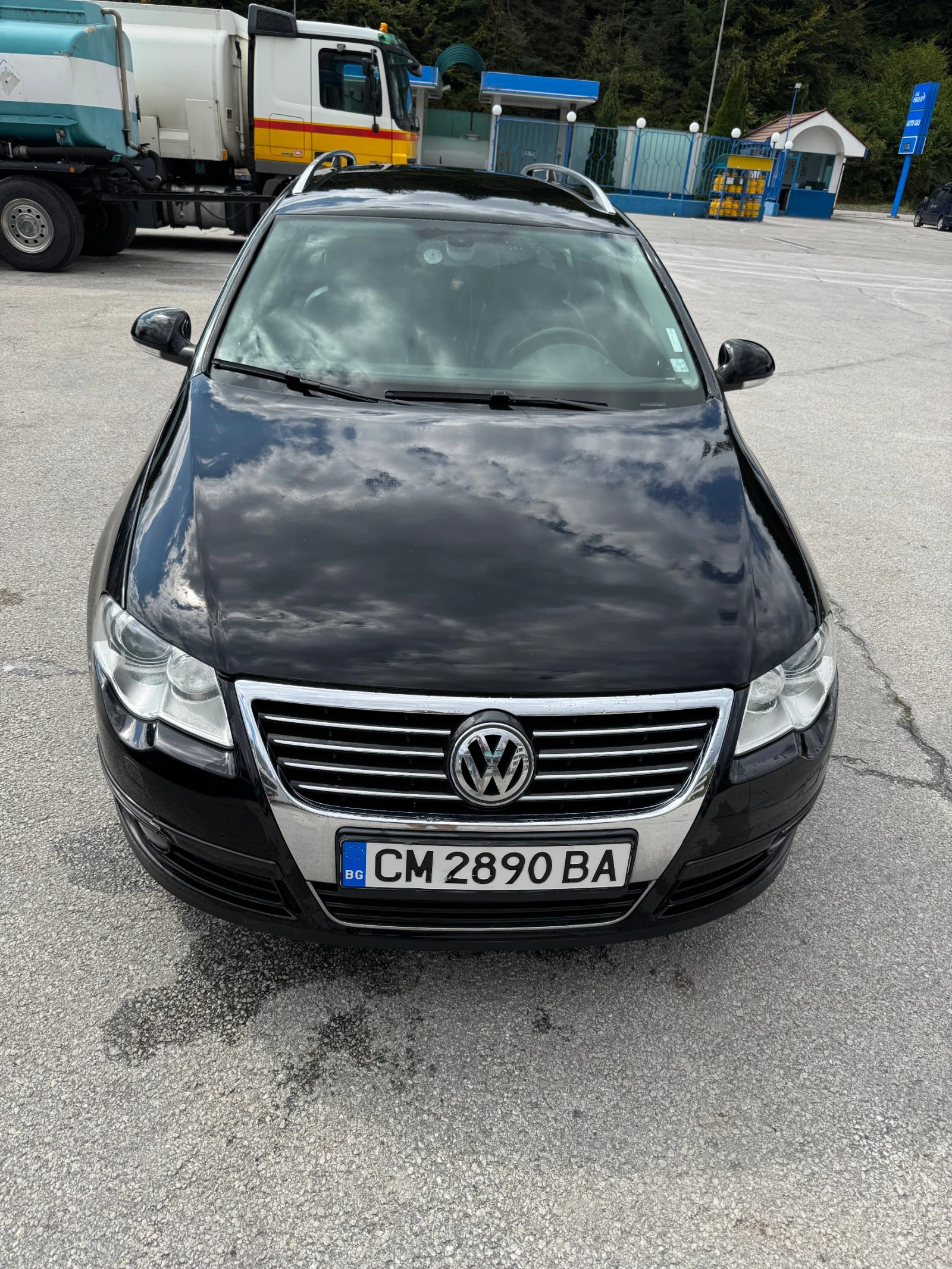 VW Passat VW Passat B6 Variant 2.0 TDI Highline 140 к.с 4x4 - изображение 3