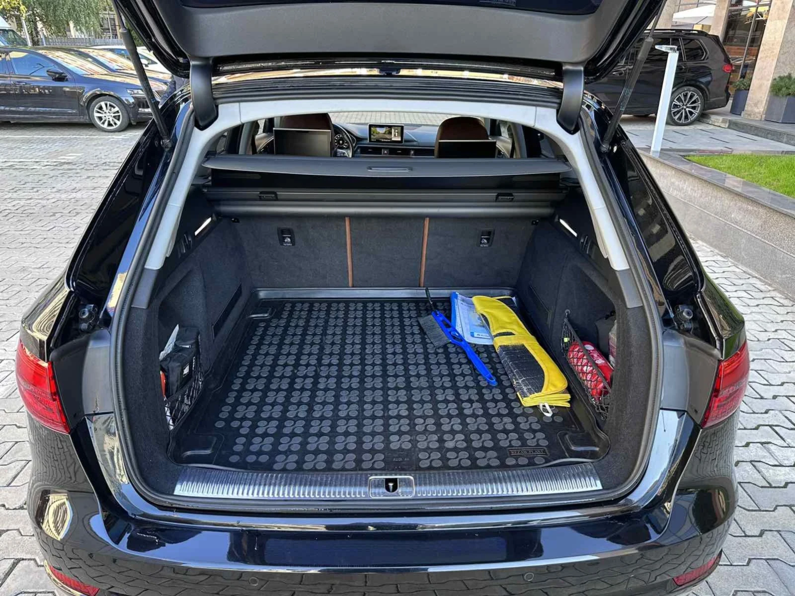 Audi A4 3.0tdi  Quattro/Matrix/Virtual/Hedap/MediaB&O | Mobile.bg � ����������� 15