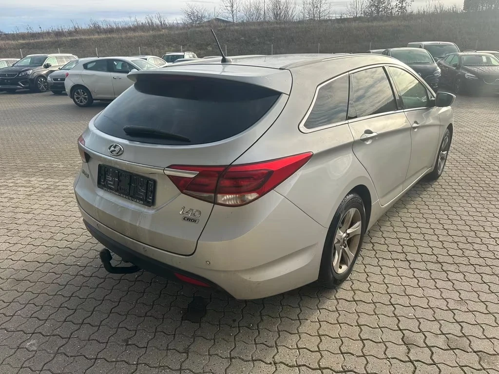 Hyundai I40 1.7 diezel Blue Style 141кс автомат - изображение 2