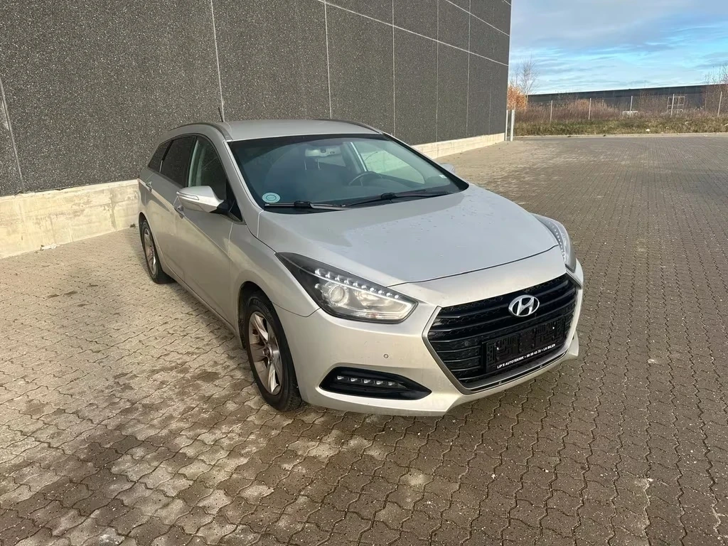 Hyundai I40 1.7 diezel Blue Style 141кс автомат - изображение 9