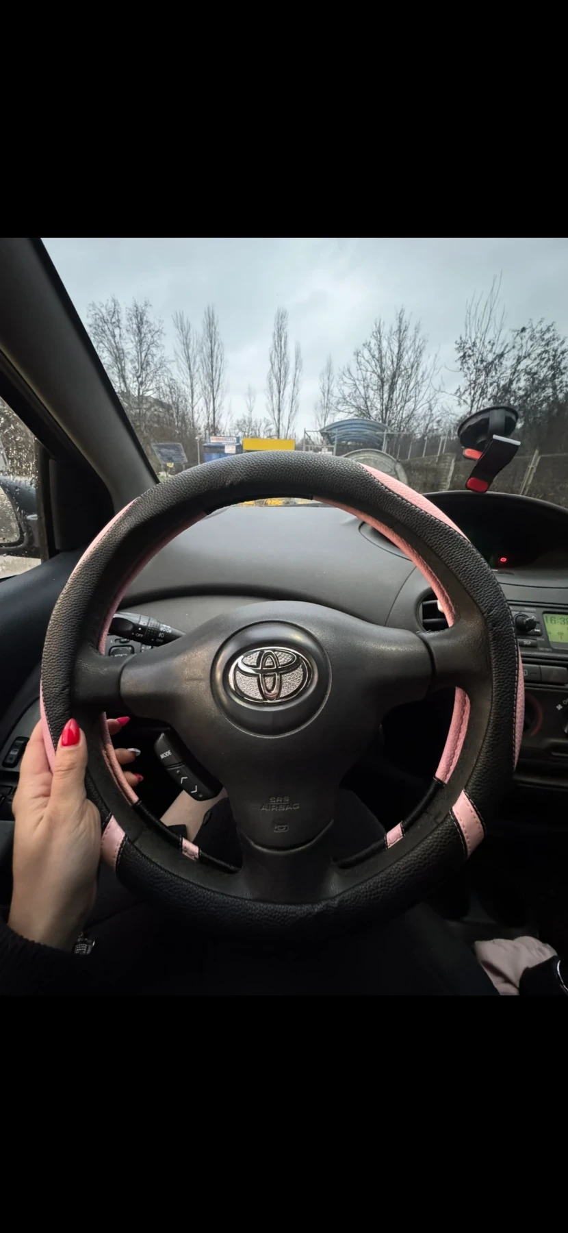 Toyota Yaris  - изображение 9