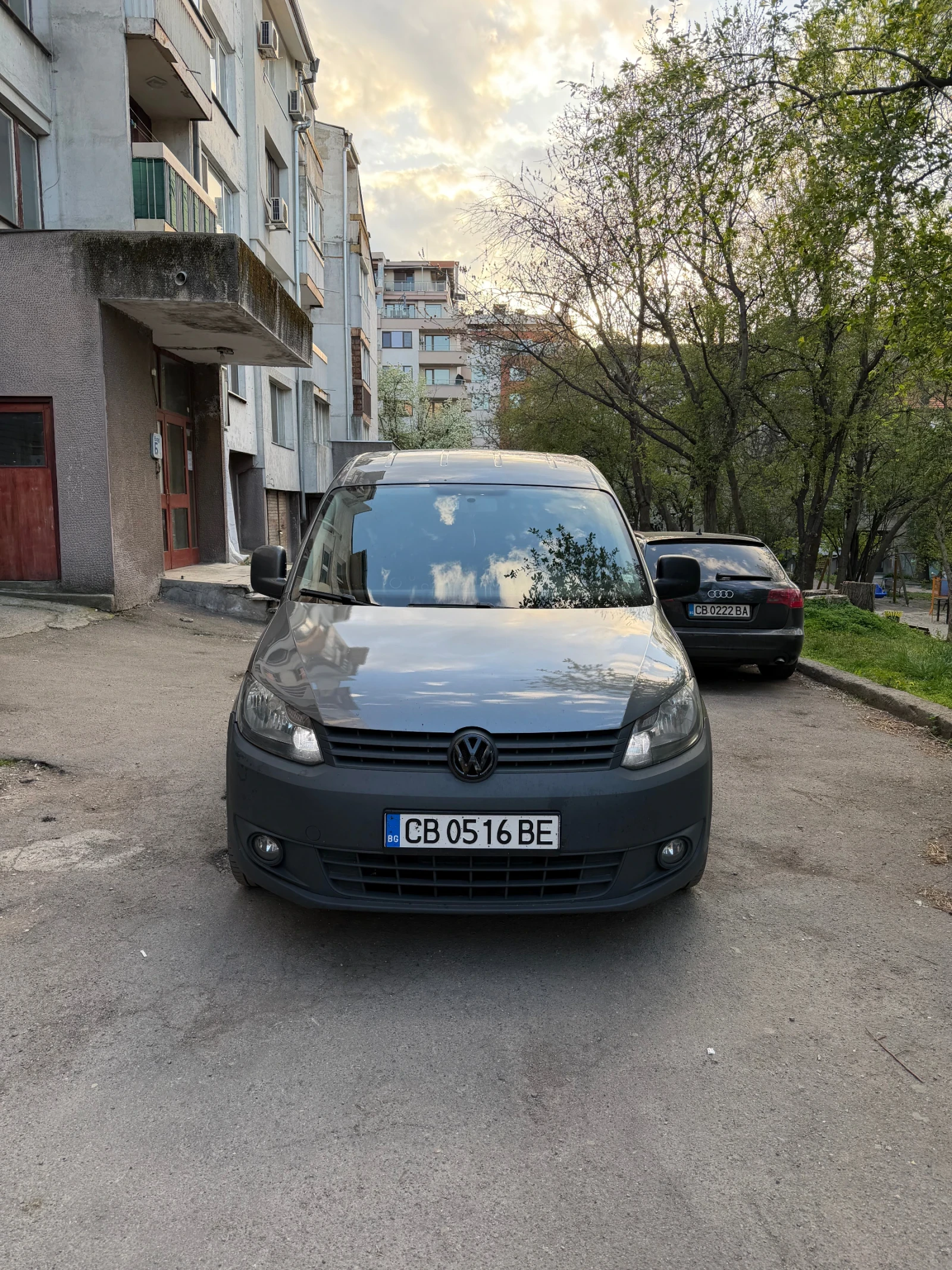 VW Caddy, снимка 2 - Автомобили и джипове - 54230219