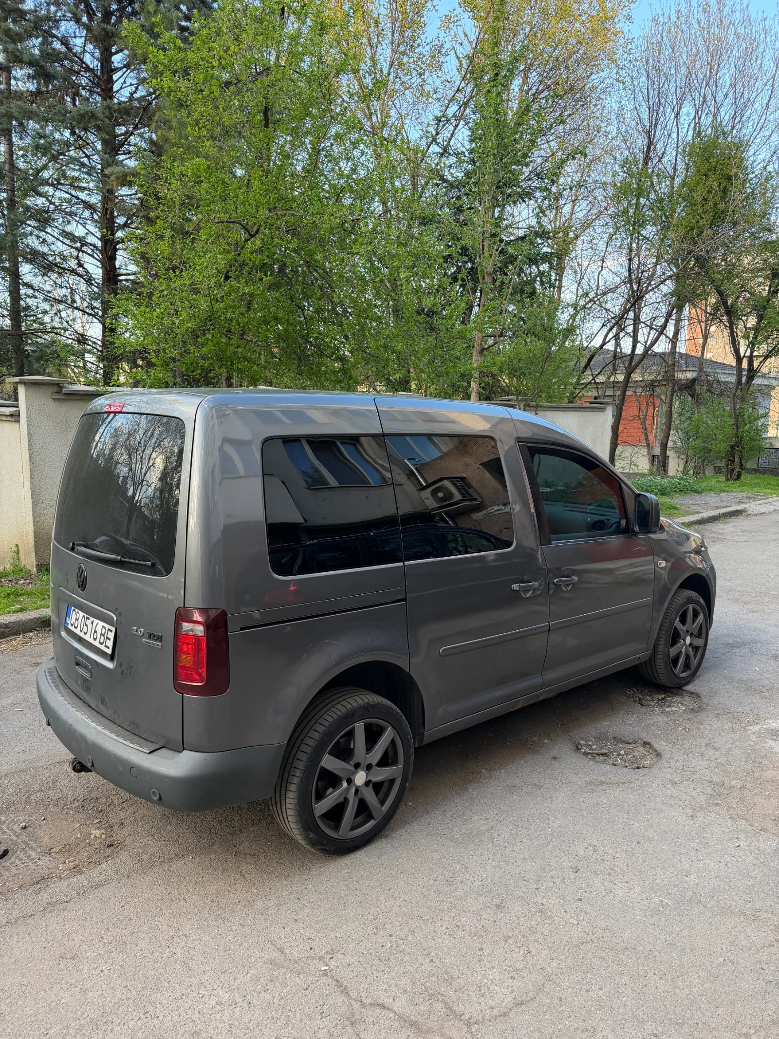 VW Caddy, снимка 4 - Автомобили и джипове - 54230219