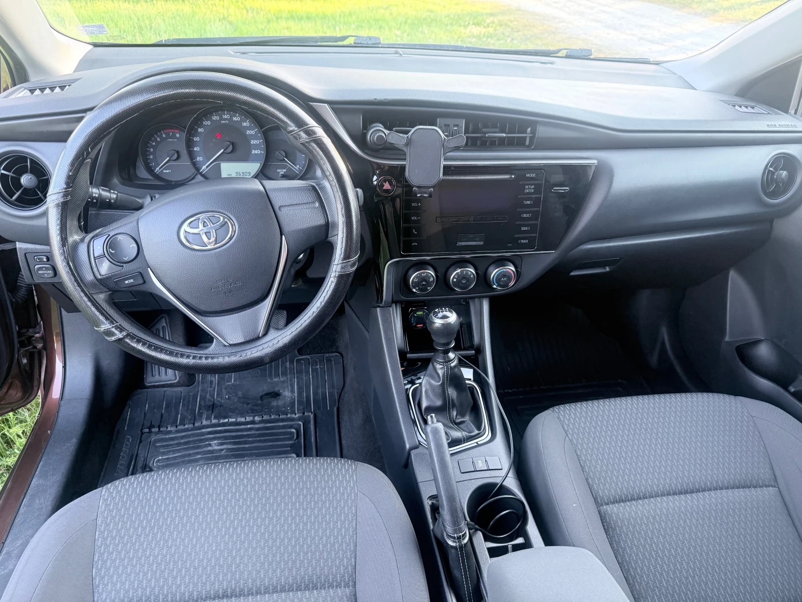 Toyota Corolla 1.33P 6MT Terra, снимка 5 - Автомобили и джипове - 54495455