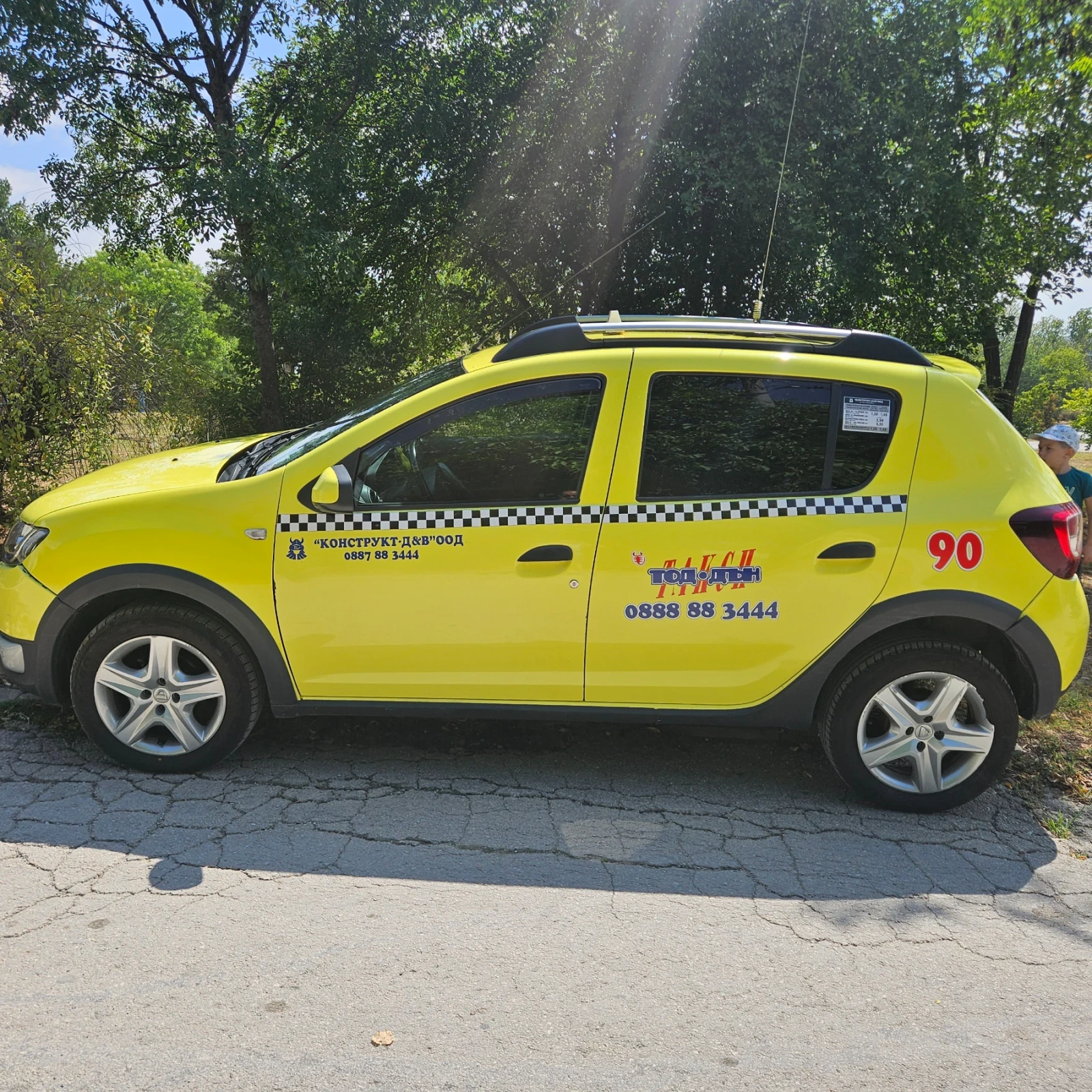 Dacia Sandero 1.5 dci, снимка 4 - Автомобили и джипове - 54556493