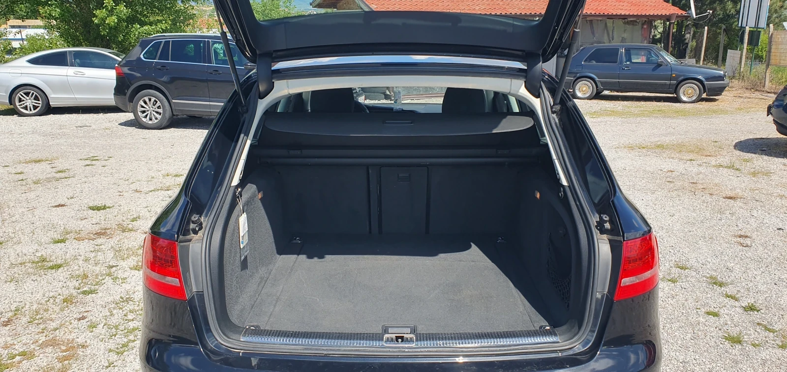 Audi A4 2, 0 TDI AUTOMATIC, снимка 13 - Автомобили и джипове - 54596424