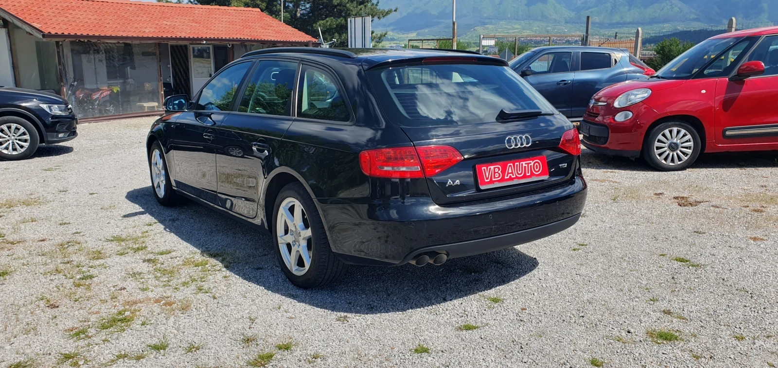 Audi A4 2, 0 TDI AUTOMATIC, снимка 4 - Автомобили и джипове - 54596424