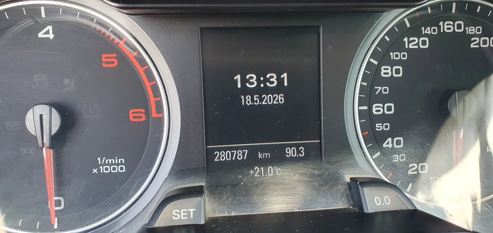 Audi A4 2, 0 TDI AUTOMATIC, снимка 7 - Автомобили и джипове - 54596424