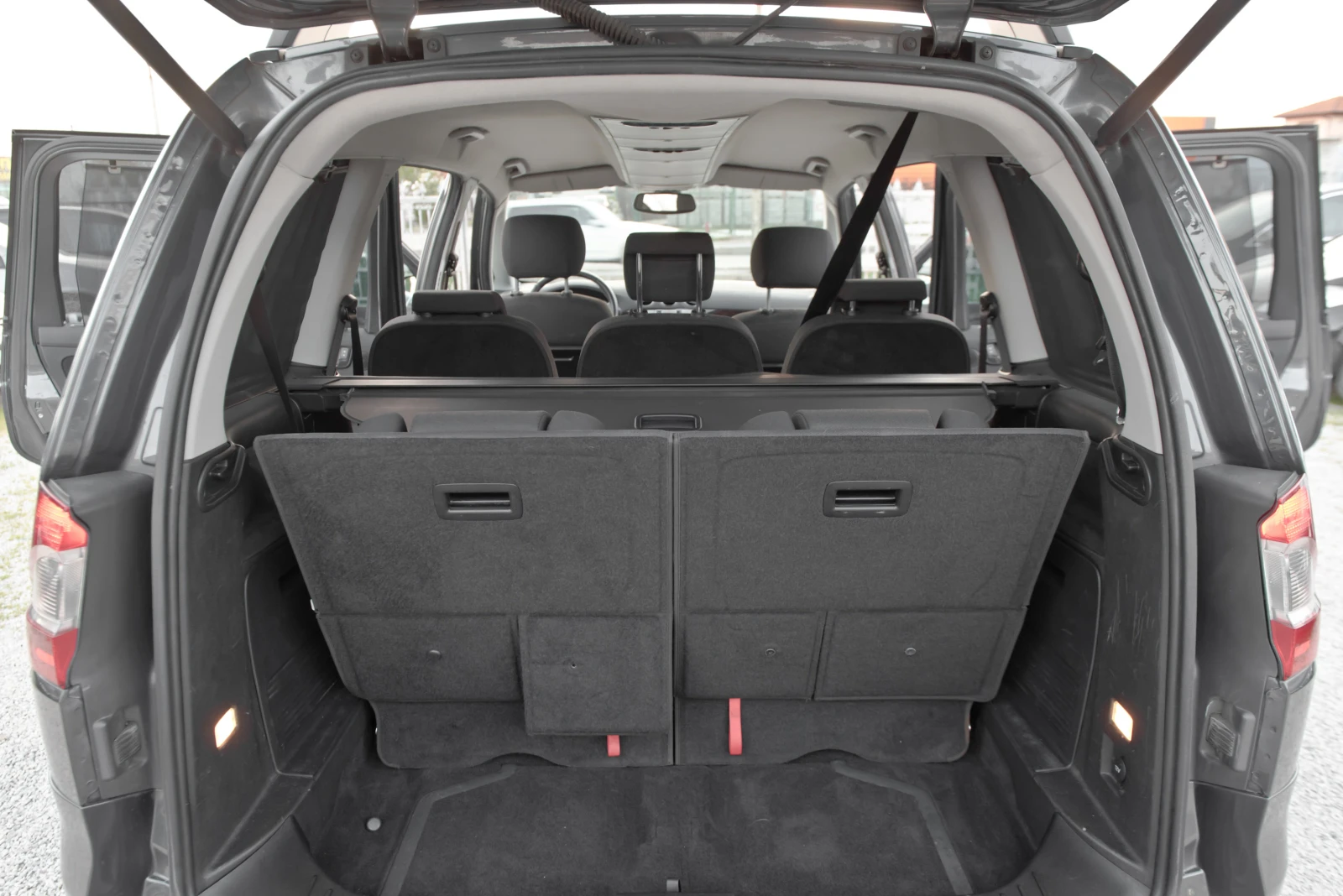 Ford Galaxy 2.0tdci 140ks 7mesta, снимка 13 - Автомобили и джипове - 54861216