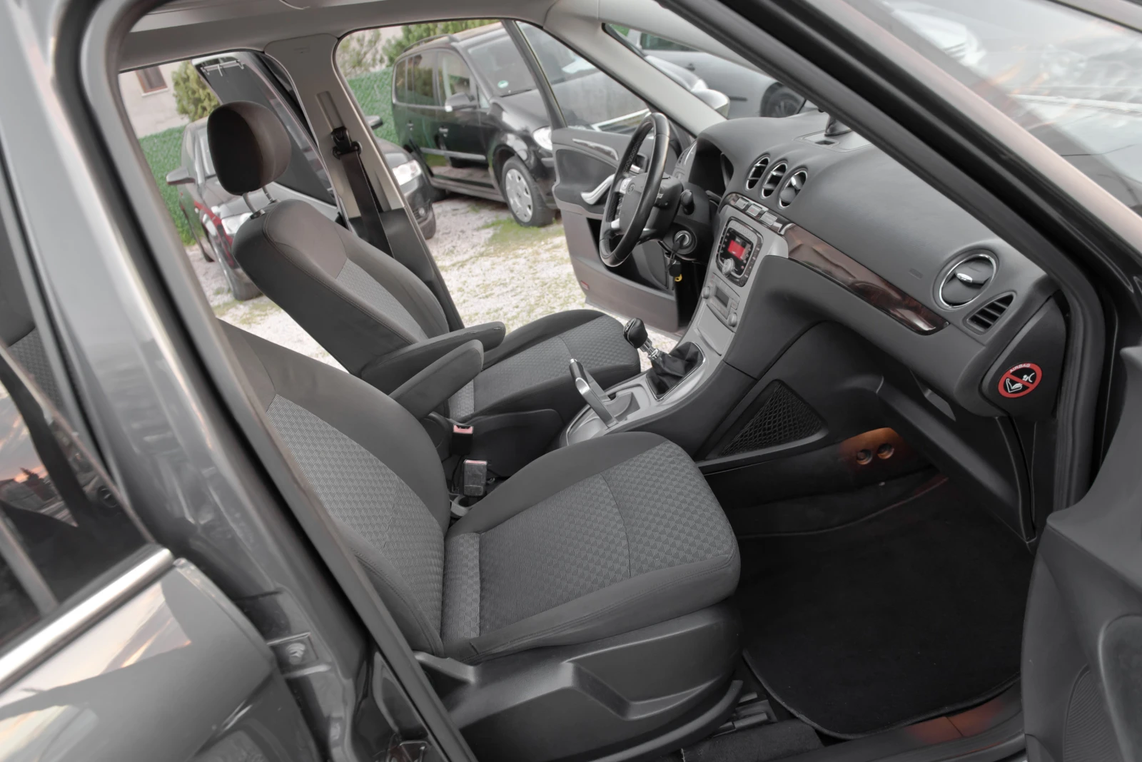 Ford Galaxy 2.0tdci 140ks 7mesta, снимка 12 - Автомобили и джипове - 54861216