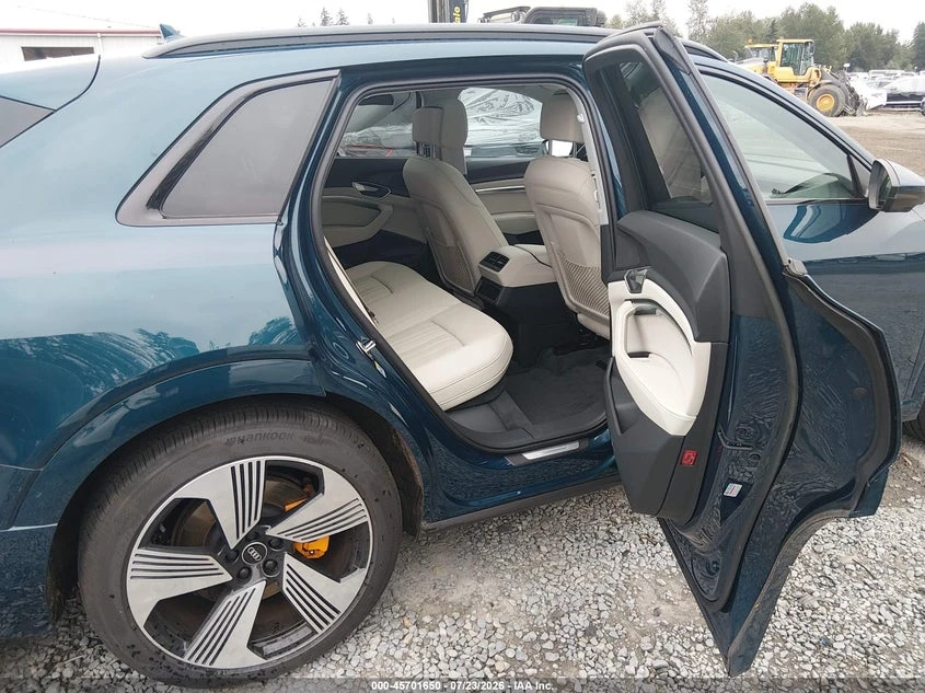 Audi E-Tron Premium Plus Quattro, снимка 8 - Автомобили и джипове - 55534816