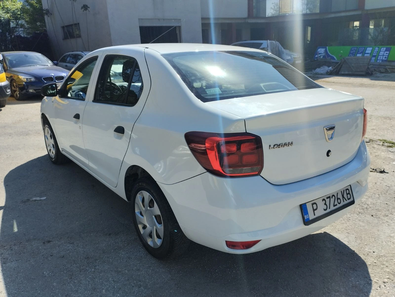 Dacia Logan, снимка 4 - Автомобили и джипове - 55752589