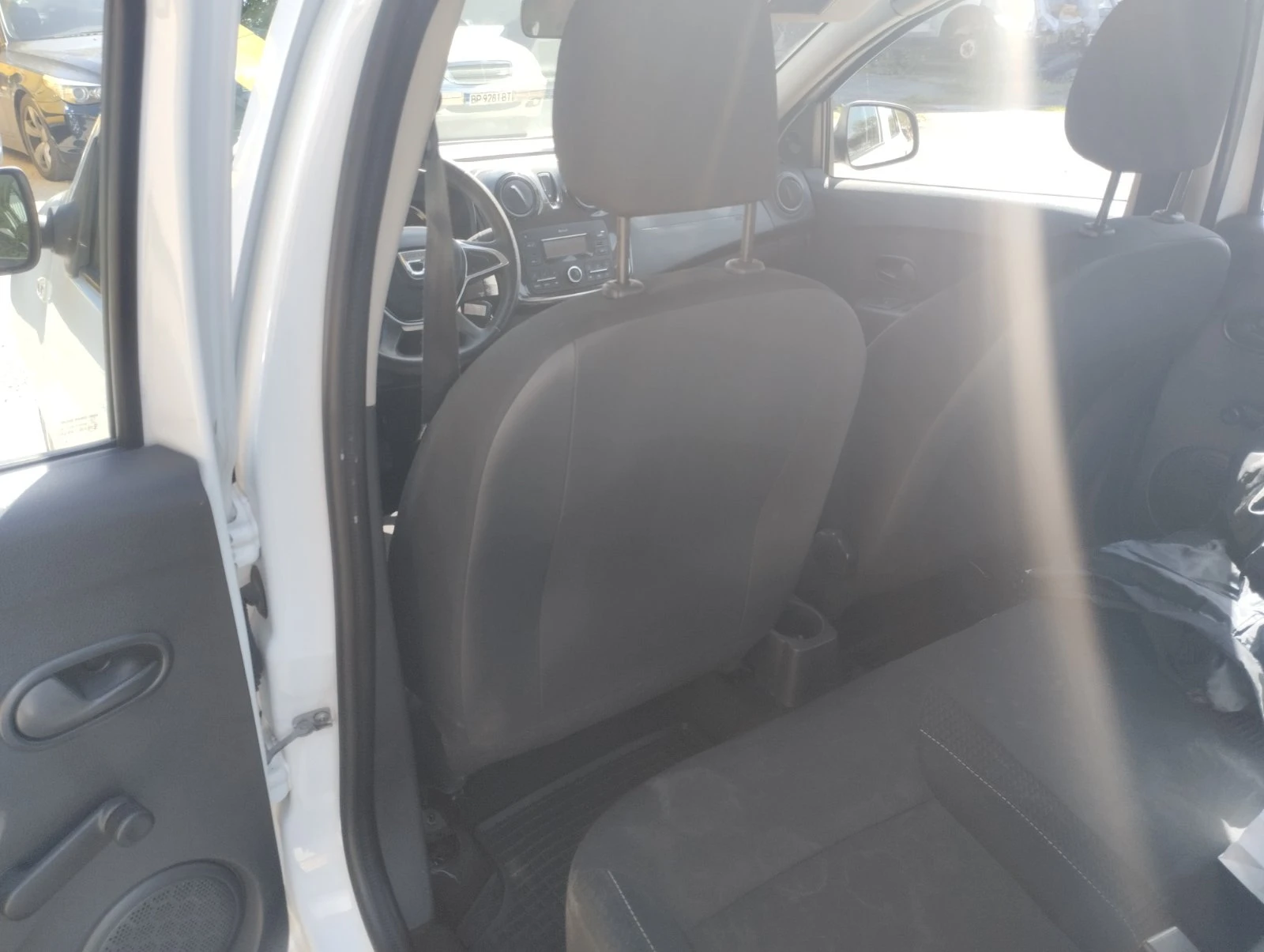 Dacia Logan, снимка 10 - Автомобили и джипове - 55752589