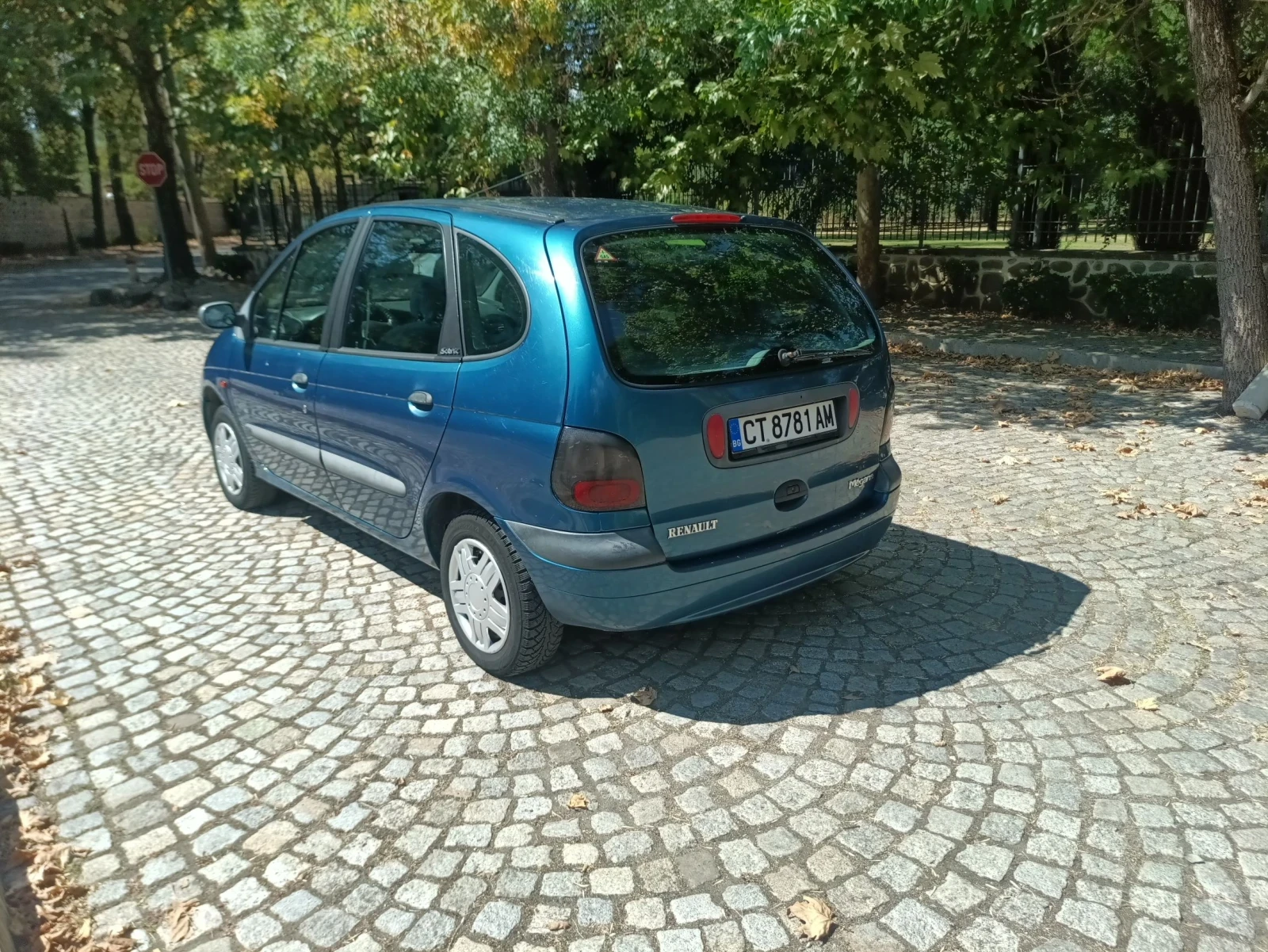Renault Scenic 1.6 8v 90коня газ, снимка 4 - Автомобили и джипове - 55954113