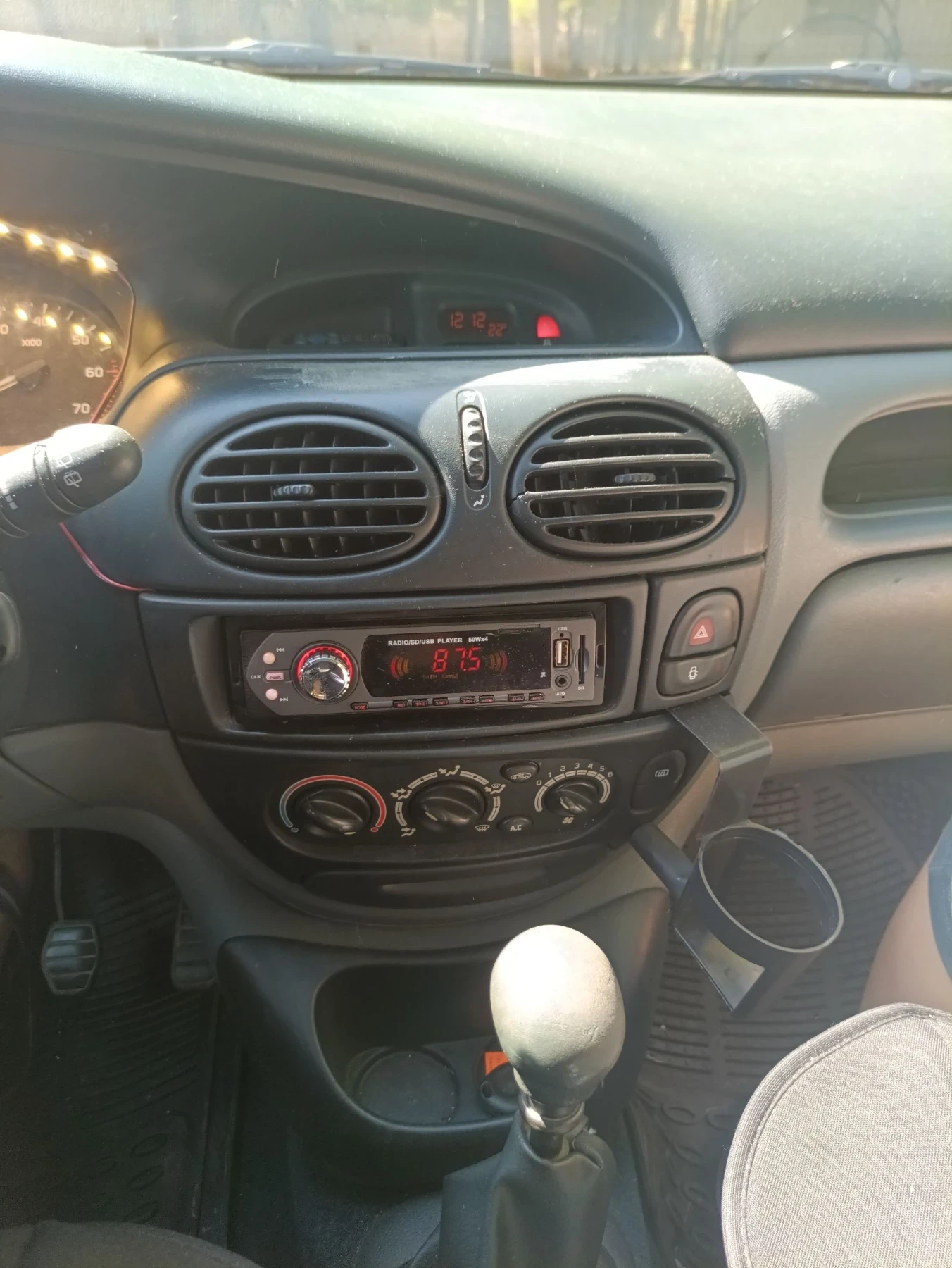 Renault Scenic 1.6 8v 90коня газ, снимка 13 - Автомобили и джипове - 55954113