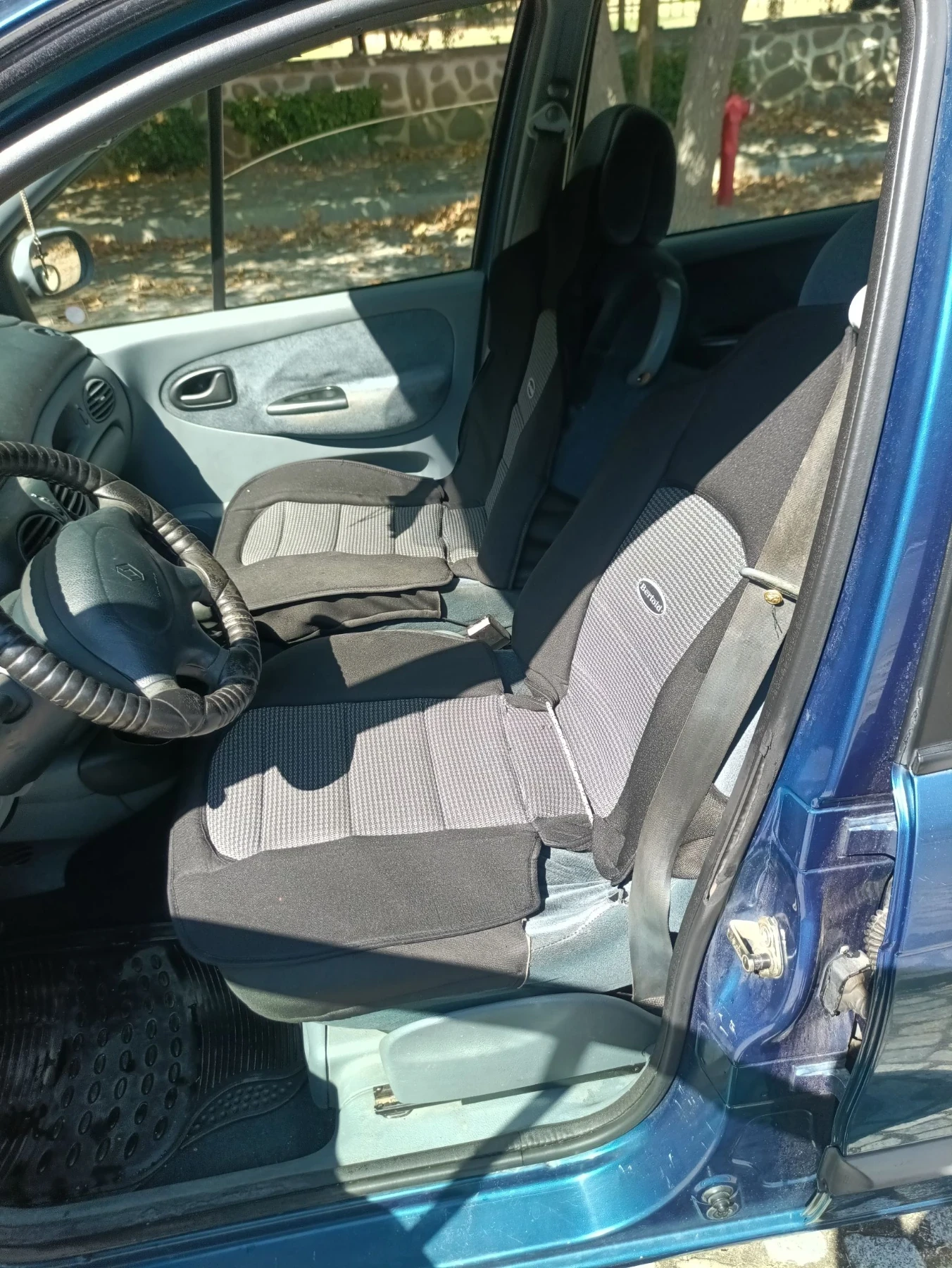 Renault Scenic 1.6 8v 90коня газ, снимка 9 - Автомобили и джипове - 55954113