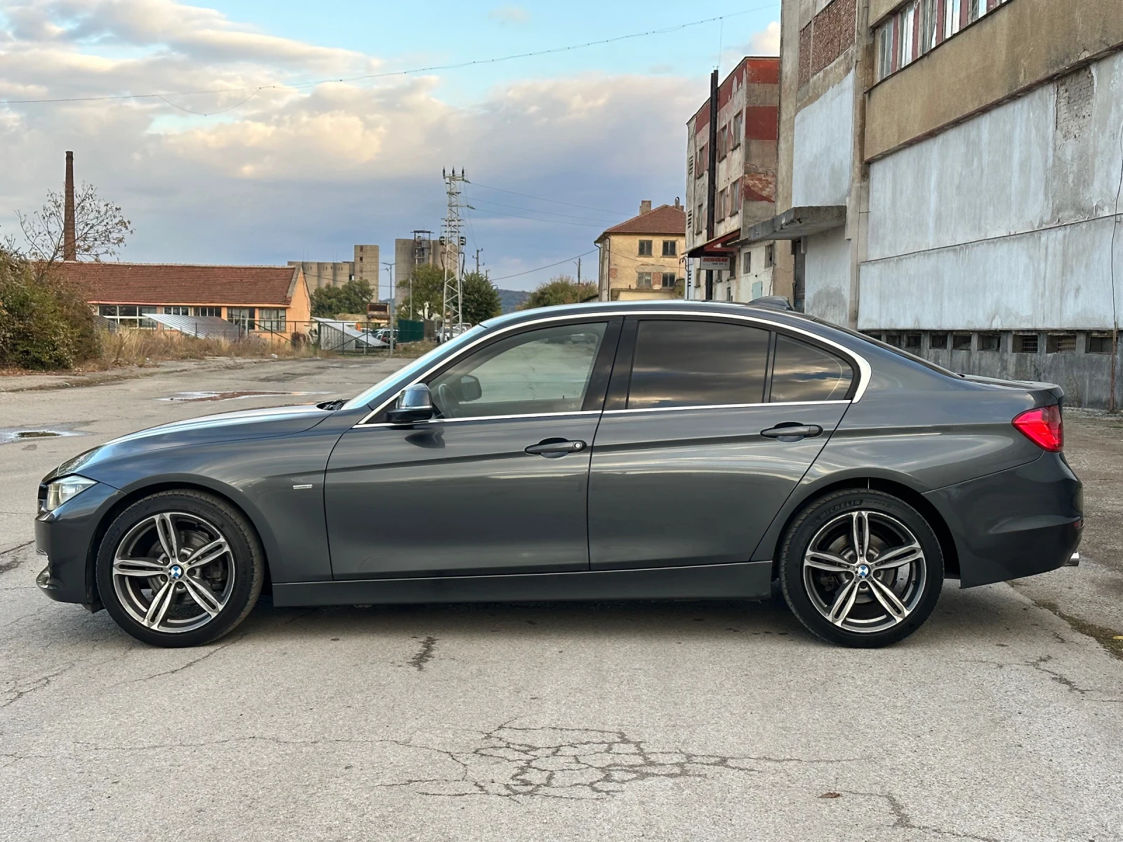 BMW 320 Automatic / 184 / luxury , снимка 3 - Автомобили и джипове - 56727203