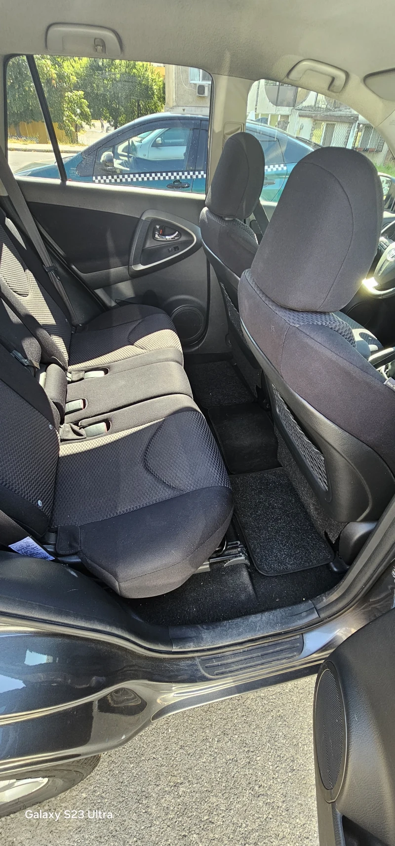 Toyota Rav4, снимка 10 - Автомобили и джипове - 52635310